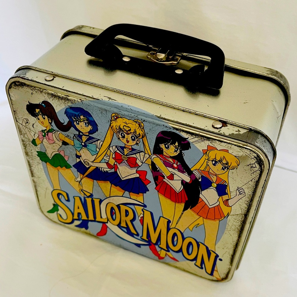 SAILOR MOON Tin Lunch 🗃️ Box. 💗. Will consider ALL offers.
